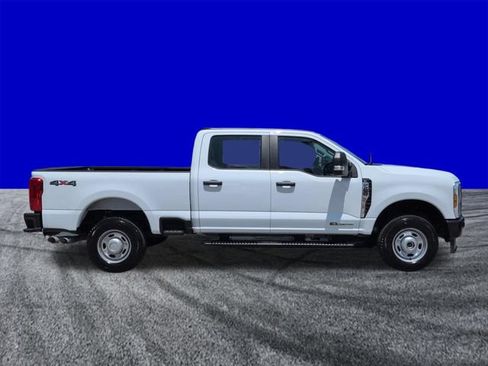 Used 2025 Ford F250 XL AWD/4WD image 3
