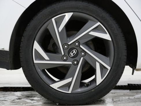 Used 2024 Hyundai Elantra Limited FWD image 10