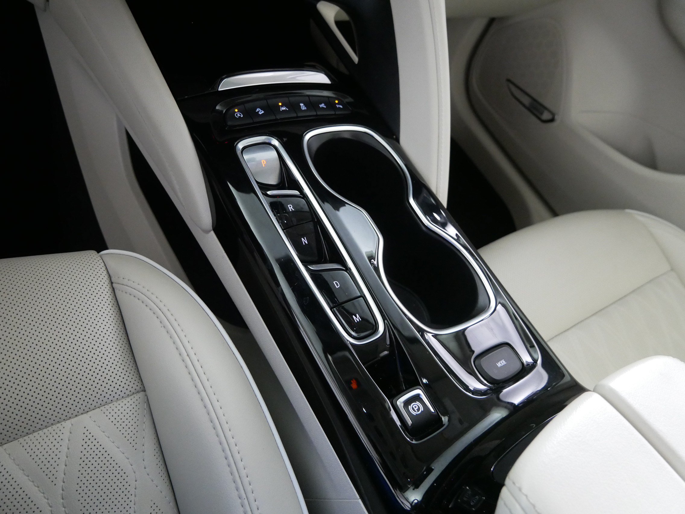 Used 2023 Buick Envision Avenir AWD/4WD image 24