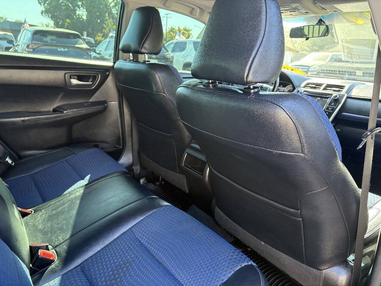 Used 2016 Toyota Camry SE FWD image 26