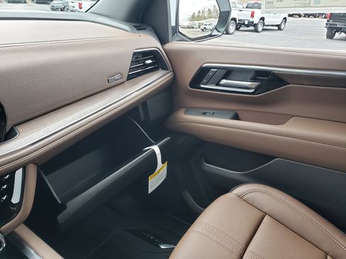 New 2026 Chevrolet Tahoe High Country w/ Sun And Tow Package image 25