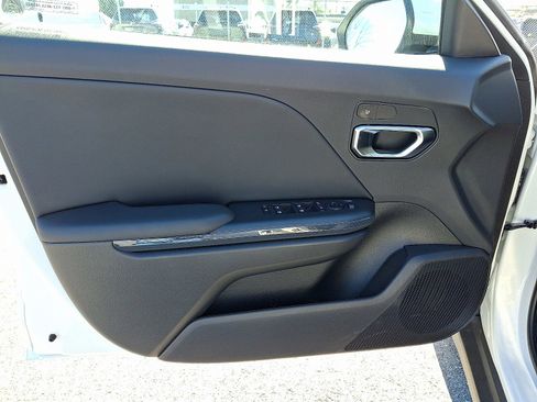 New 2026 Kia K4 EX image 9