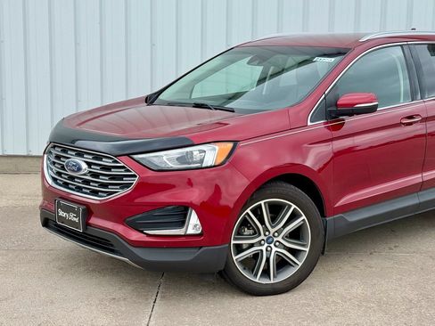 Used 2019 Ford Edge Titanium w/ Cold Weather Package FWD image 2
