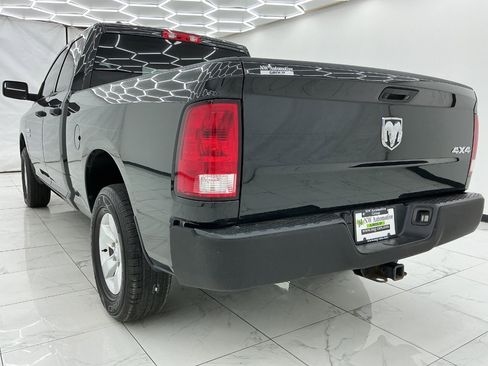 Used 2018 RAM 1500 Express AWD/4WD image 10