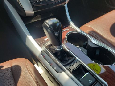 Used 2017 Acura TLX w/ Technology Package FWD image 27