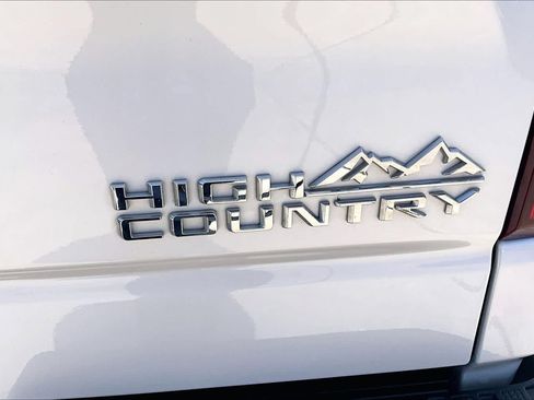 Used 2022 Chevrolet Silverado 1500 High Country AWD/4WD image 10