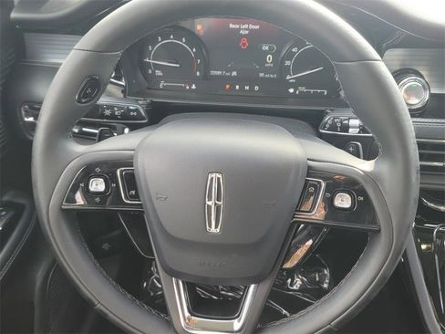 Used 2022 Lincoln Corsair Standard w/ Equipment Group 101A image 14