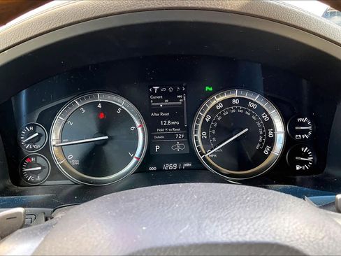 Used 2017 Lexus LX 570 4WD w/ Luxury Package image 26