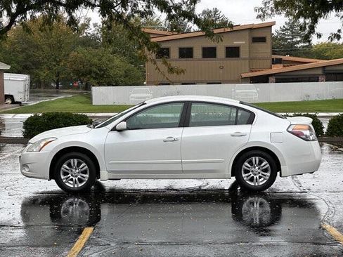 Used 2011 Nissan Altima 2.5 S w/ Special Edition Pkg image 8