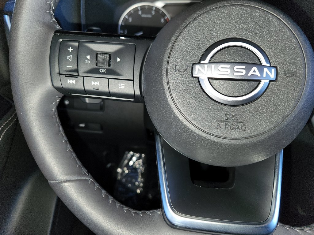 Used 2023 Nissan Rogue SV w/ SV Premium B Package FWD image 24