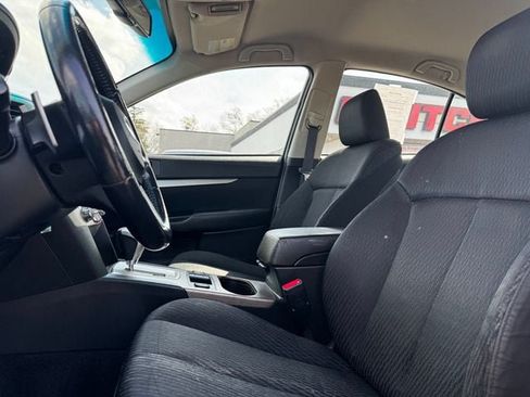 Used 2011 Subaru Legacy 2.5i Premium w/ All-Weather Pkg AWD/4WD image 10