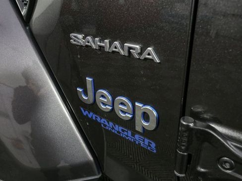 Used 2021 Jeep Wrangler Unlimited Sahara w/ Cold Weather Group image 8
