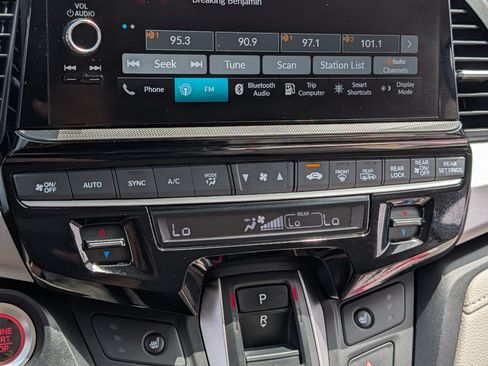 Used 2025 Honda Odyssey EX-L image 23