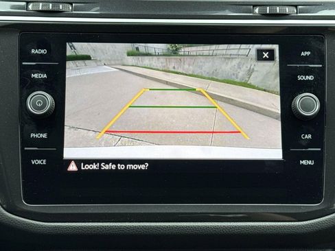 Used 2024 Volkswagen Tiguan SE AWD/4WD image 22