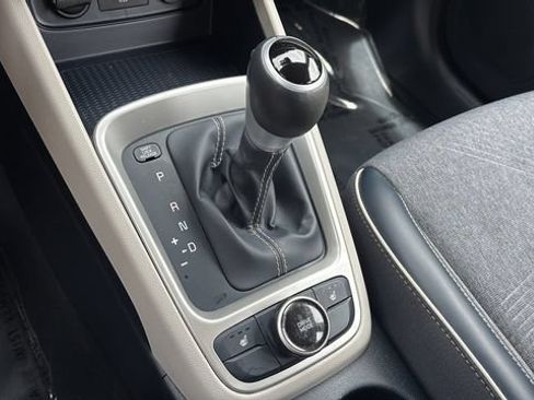 Used 2021 Hyundai Venue w/ Cargo Package FWD image 29