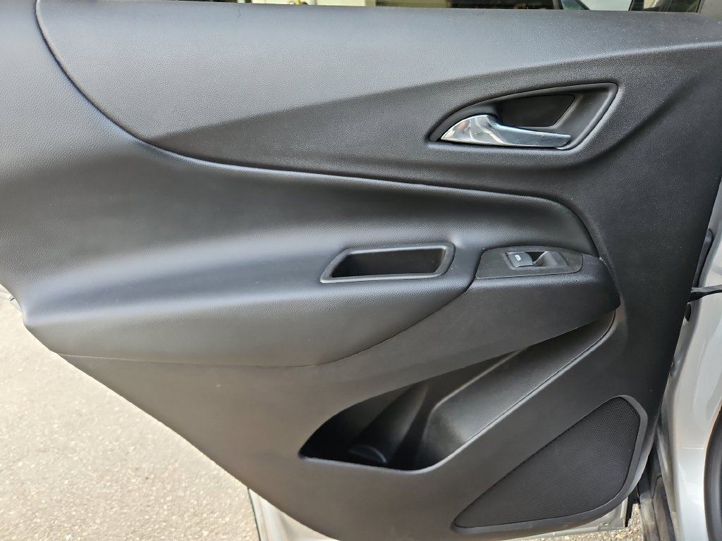 Used 2020 Chevrolet Equinox LT FWD image 29