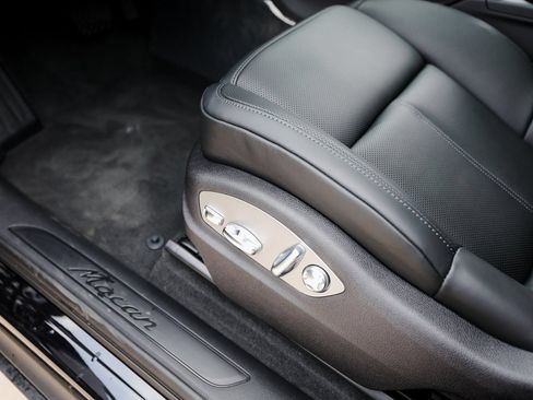 Certified 2026 Porsche Macan AWD/4WD image 14