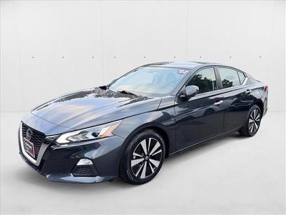 Used 2022 Nissan Altima 2.5 SV