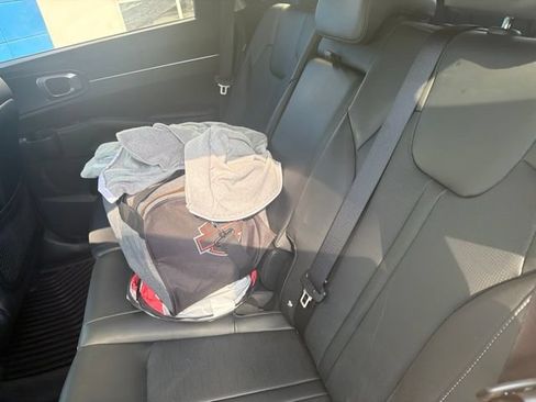 Used 2024 Kia Sorento S w/ Panoramic Sunroof Package FWD image 14