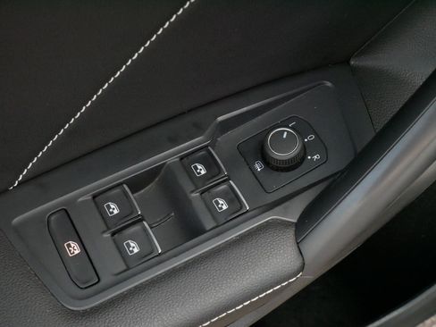 Certified 2023 Volkswagen Tiguan SE R-Line AWD/4WD image 19