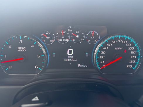 Used 2019 Chevrolet Suburban Premier image 14