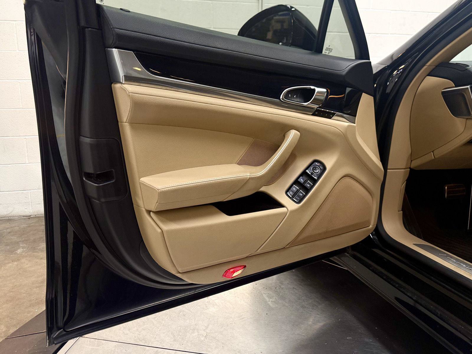 Used 2015 Porsche Panamera 4S AWD/4WD image 10