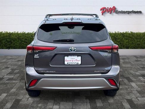 Used 2021 Toyota Highlander Platinum FWD image 8