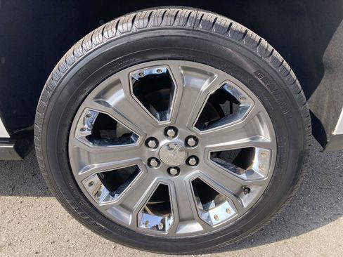 Used 2016 GMC Yukon Denali w/ Open Road Package image 12