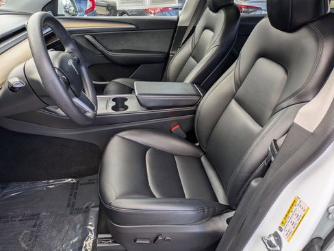 Used 2023 Tesla Model Y Long Range image 21