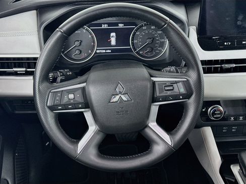 Used 2025 Mitsubishi Outlander SE AWD/4WD image 18