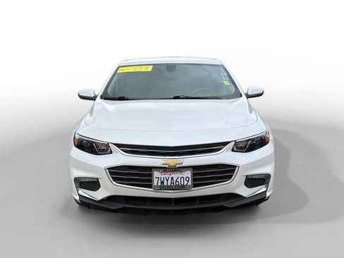 Used 2017 Chevrolet Malibu LT w/ Leather Package image 8