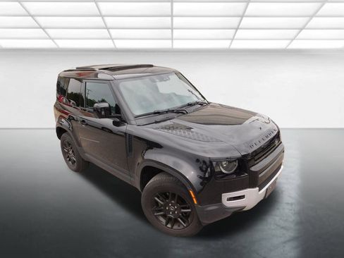 Used 2024 Land Rover Defender 90 S image 2