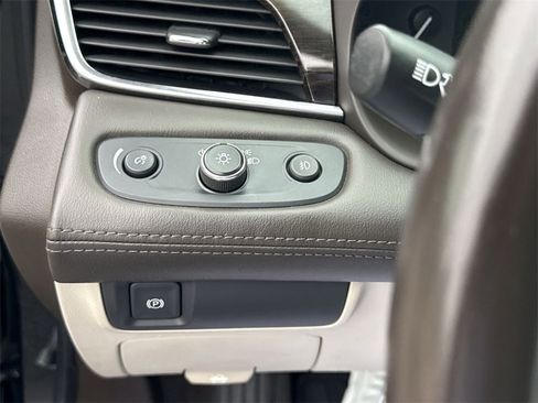 Certified 2019 Buick LaCrosse Essence w/ Sun and Shade Package image 17