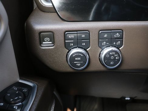 Used 2023 GMC Sierra 1500 SLT w/ SLT Premium Package AWD/4WD image 12