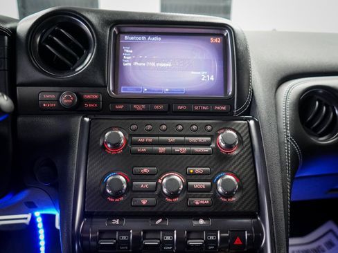 Used 2014 Nissan GT-R Premium AWD/4WD image 19