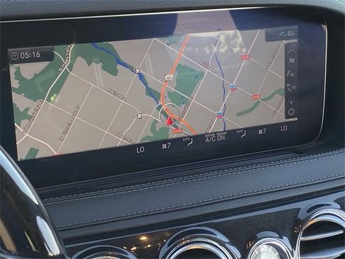 Used 2019 Mercedes-Benz S 560 Sedan image 13
