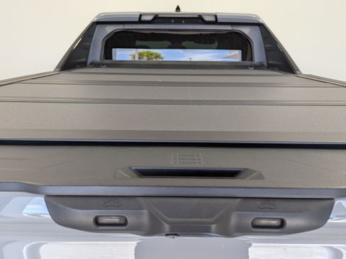 Used 2025 Chevrolet Silverado EV RST AWD/4WD image 15