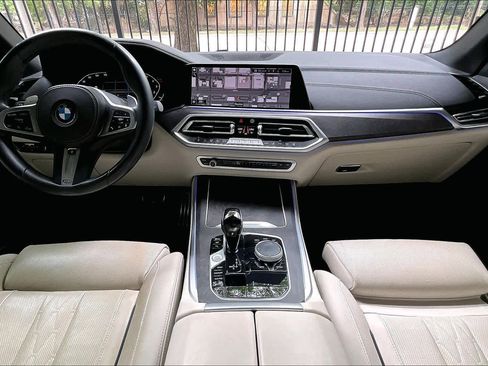 Used 2022 BMW X5 xDrive40i w/ M Sport Package AWD/4WD image 15