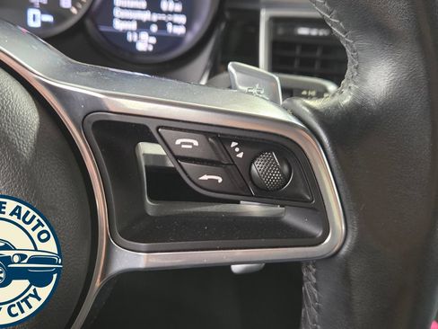 Used 2018 Porsche Macan AWD/4WD image 14