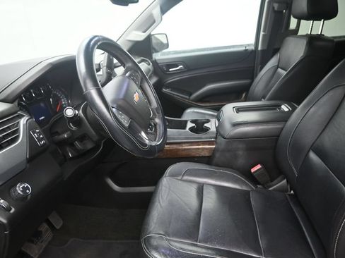 Used 2018 Chevrolet Suburban LT RWD image 12