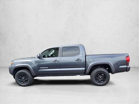 Used 2022 Toyota Tacoma SR5 RWD image 8