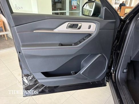 New 2026 Ford Explorer Active RWD image 12