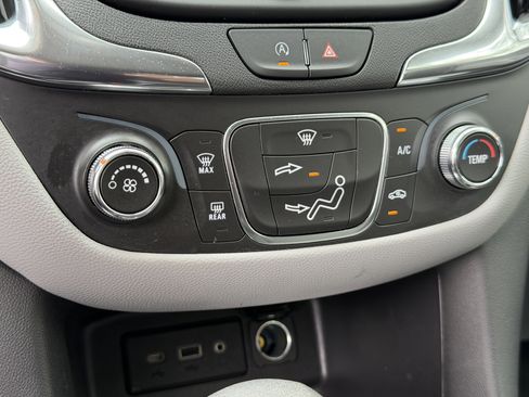 Used 2024 Chevrolet Equinox LS w/ LS Convenience Package image 22