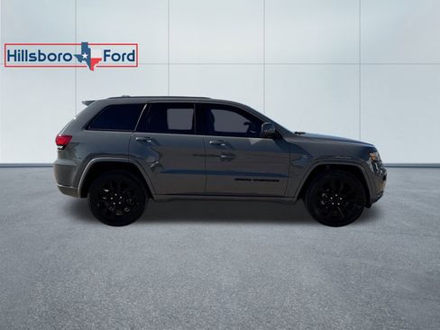 Used 2020 Jeep Grand Cherokee Altitude image 5