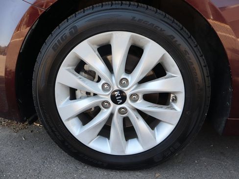 Used 2017 Kia Optima LX w/ Option Group 014 FWD image 40