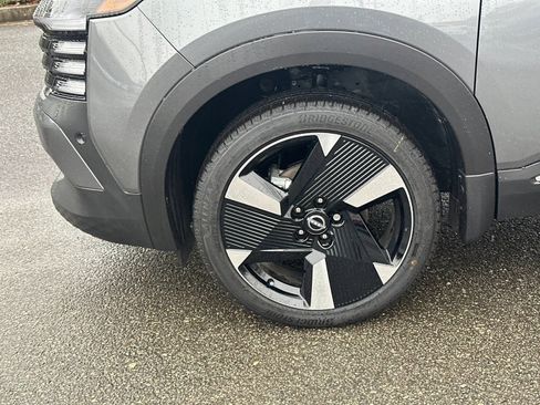 New 2026 Nissan Kicks SR w/ Cold Weather Package FWD image 11