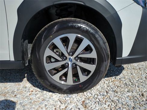 Used 2025 Subaru Outback Premium image 11