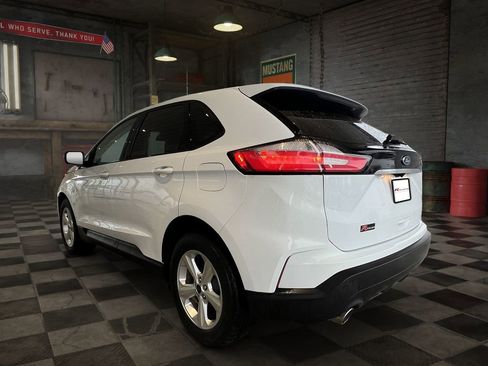 Used 2019 Ford Edge SE w/ SE Fleet Driver's Package image 5