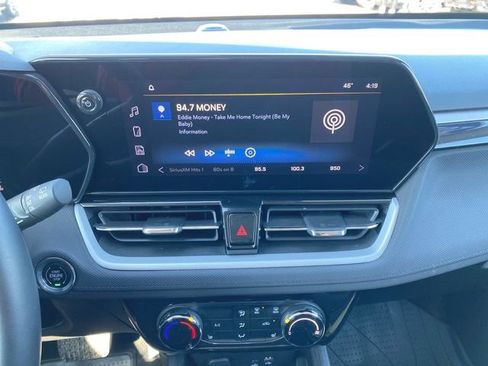 Used 2024 Chevrolet TrailBlazer LT w/ LT Cold Weather Package image 13