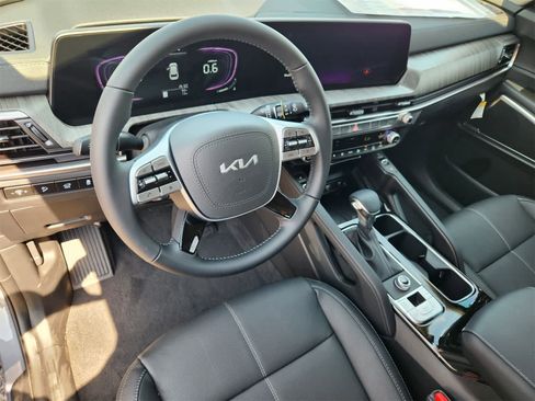 New 2025 Kia Telluride EX w/ EX Captain's Chair Package image 2